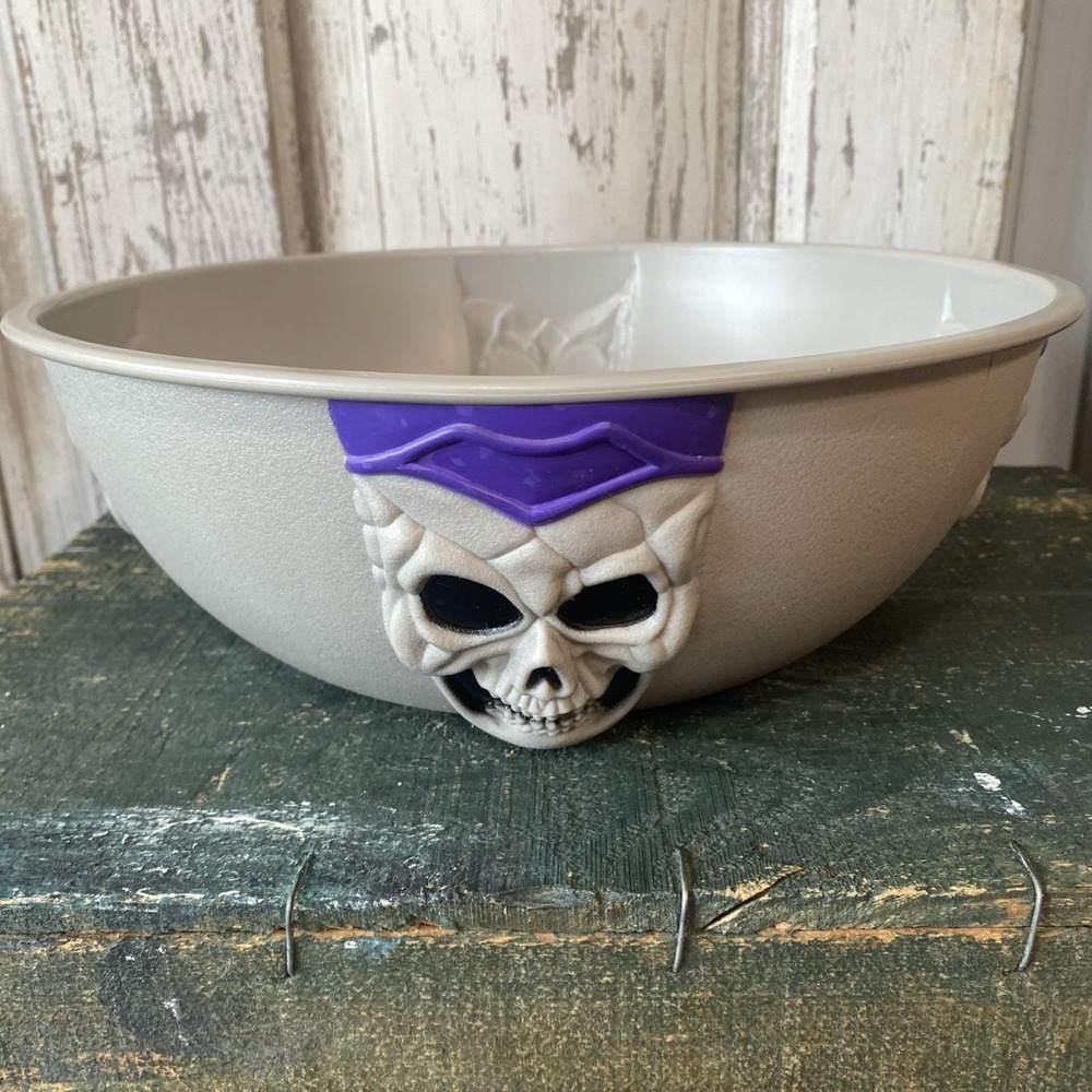 Vtg Easter Unlimited Halloween Hard Plastic Skull Candy Bowl Purple Crown‎
